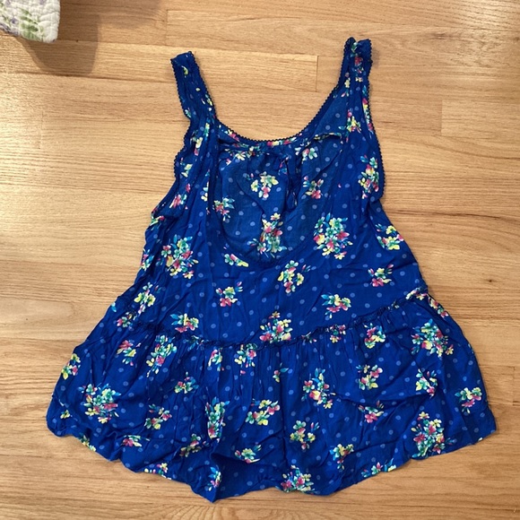 Hollister Peplum Sleeveless Shirt - Picture 2 of 3